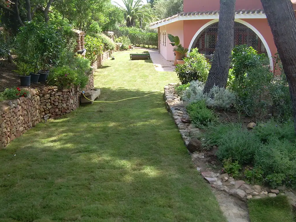 verde residenziale: realizzazione di un giardino in Sardegna